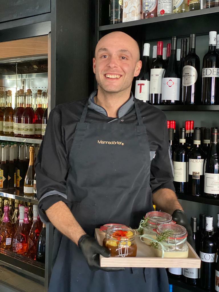 Mannsdörfer Bistro Maitre: Ibrahim Moudakir Mannsdörfer Bistro Maitre: Ibrahim Moudakir